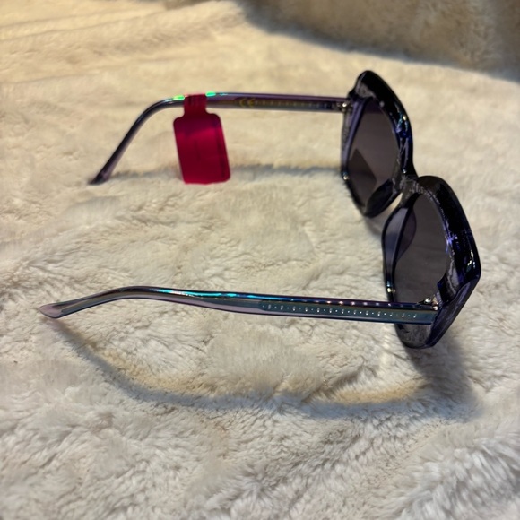 NWT Betsey Johnson Sunglasses Black Grey Snakeskin pattern Retro 100% UV Sun Pro